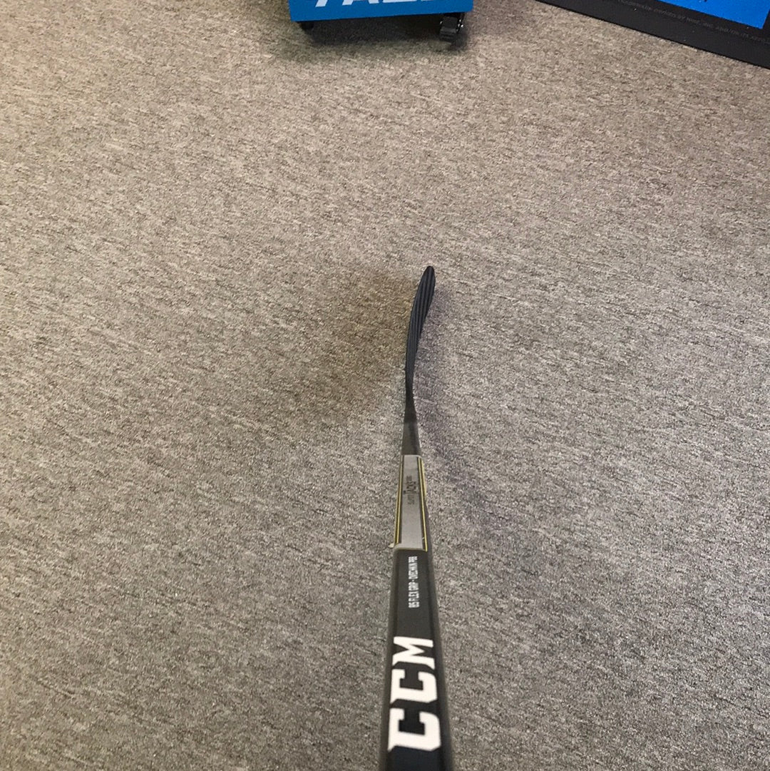 Senior Right Handed P92 S19 Hockey Stick