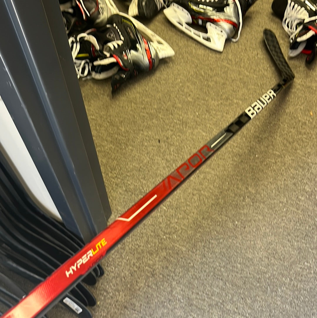 Bauer Hockey Stick Vapor HyperLite Jr RED - Hockey Store